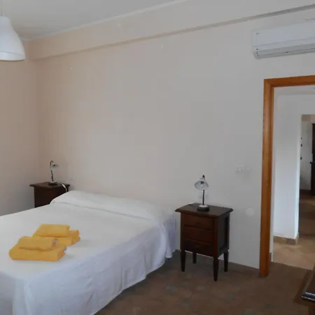 Del Nespolo Vila