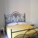 Del Nespolo فوميفريدو دي سيشيليا